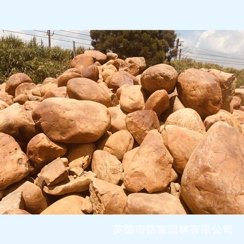 驳岸石工程黄蜡石出售,鱼池围边石黄石图片 园林绿化黄蜡石厂家